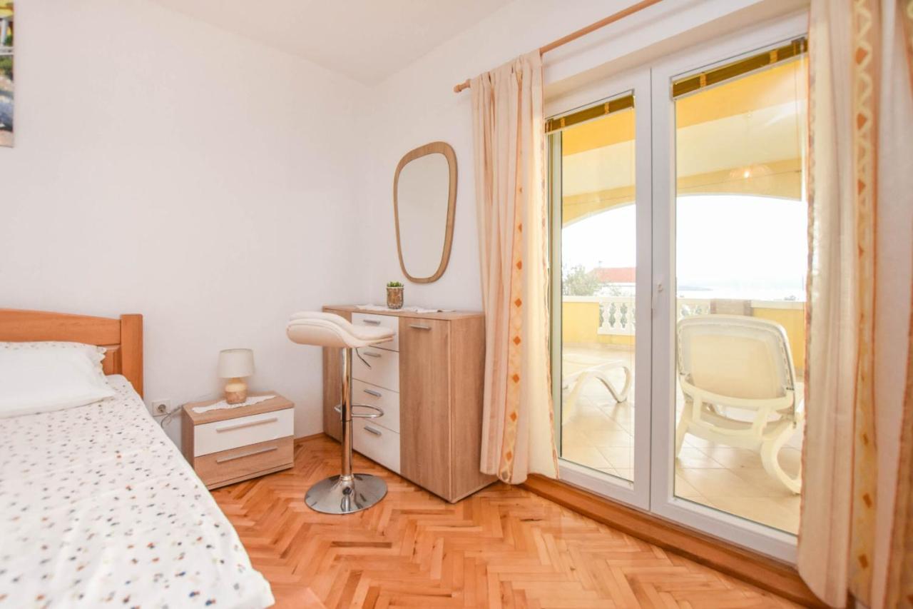 Apartments Dandelion Biograd Na Moru Exterior photo
