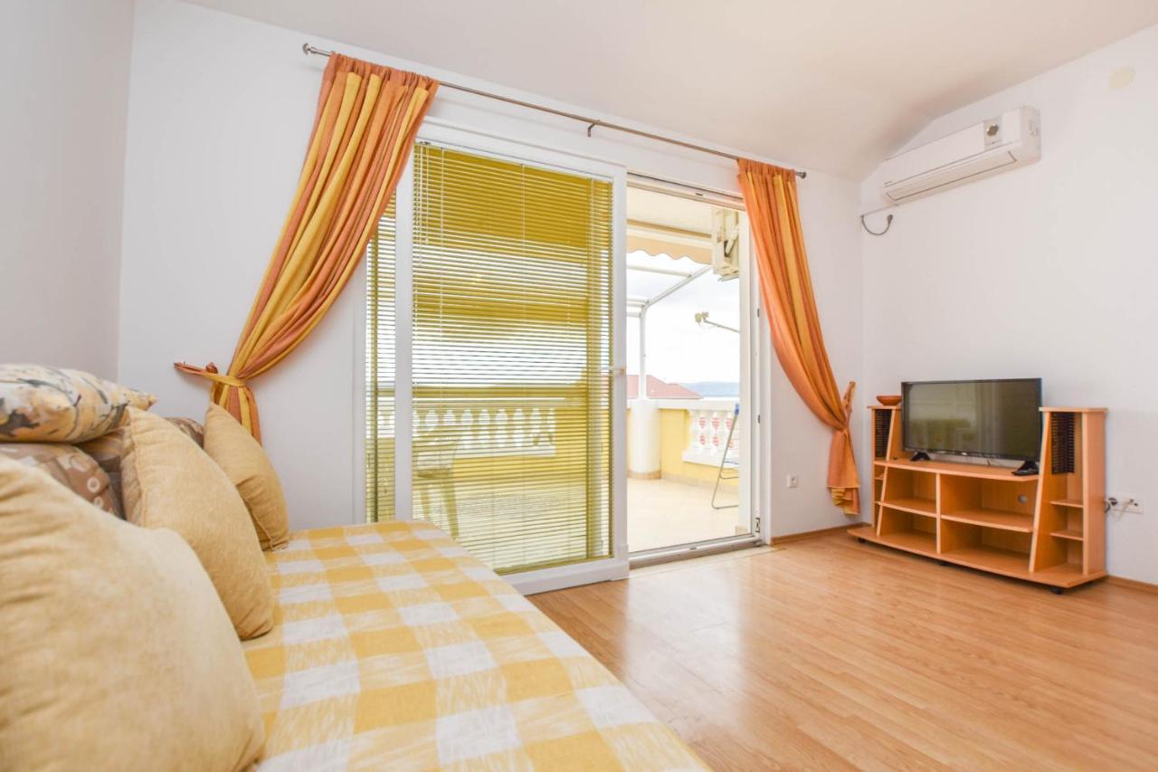 Apartments Dandelion Biograd Na Moru Exterior photo