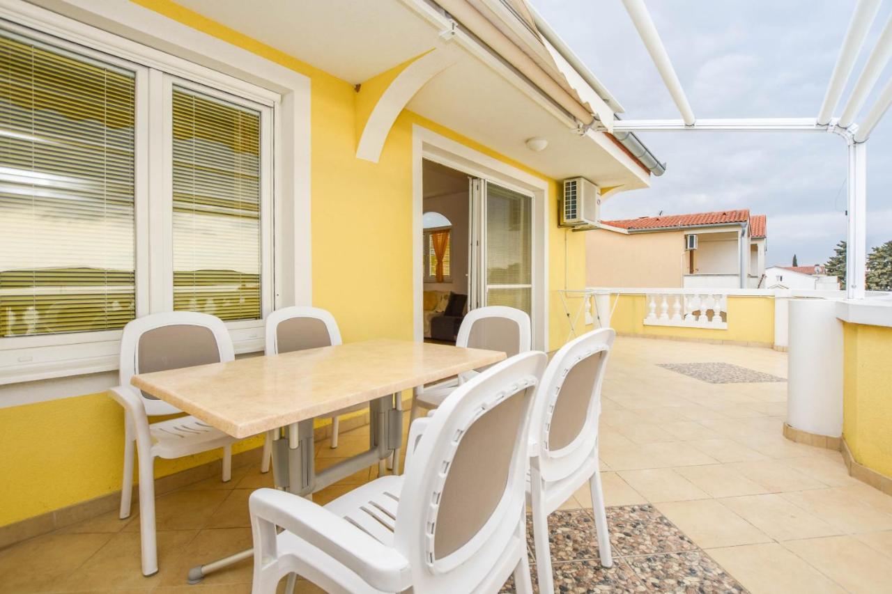 Apartments Dandelion Biograd Na Moru Exterior photo