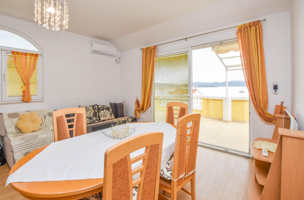 Apartments Dandelion Biograd Na Moru Exterior photo