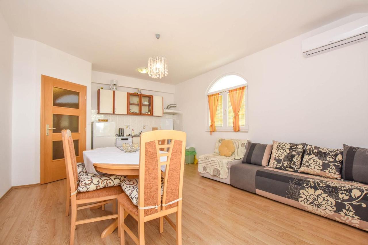 Apartments Dandelion Biograd Na Moru Exterior photo