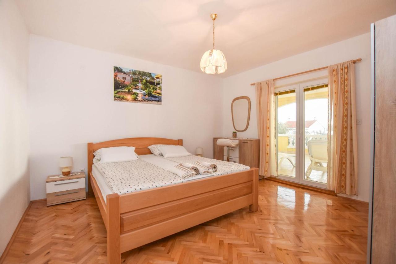 Apartments Dandelion Biograd Na Moru Exterior photo