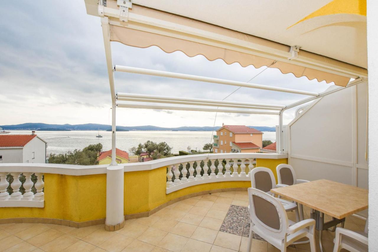 Apartments Dandelion Biograd Na Moru Exterior photo