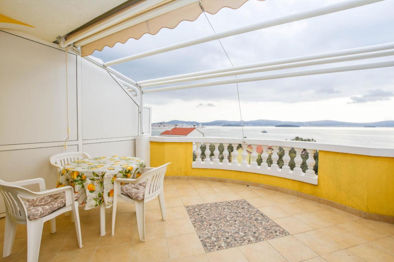 Apartments Dandelion Biograd Na Moru Exterior photo