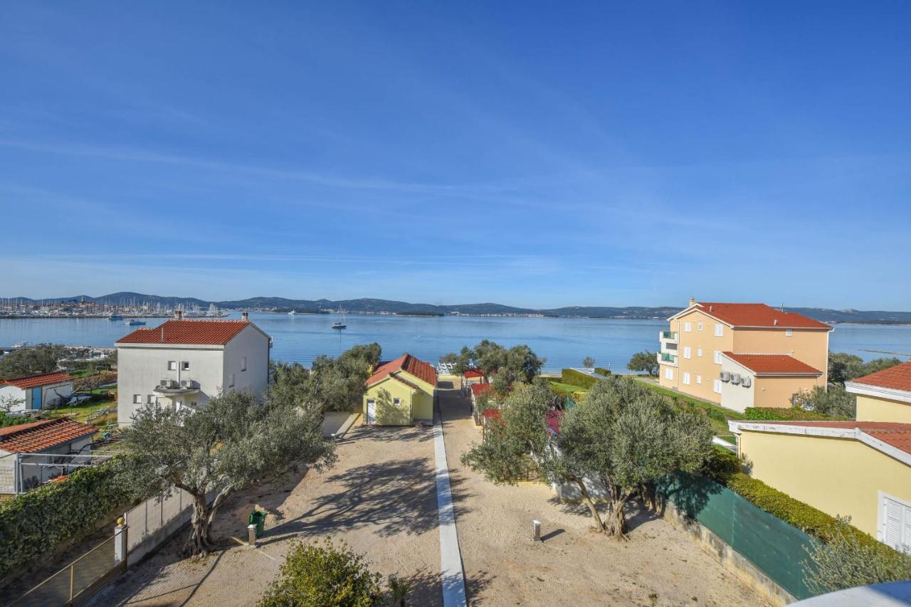 Apartments Dandelion Biograd Na Moru Exterior photo
